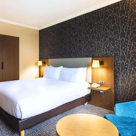 Hotel Hilton Paris Charles De Gaulle Airport Roissy-en-France Esterno foto