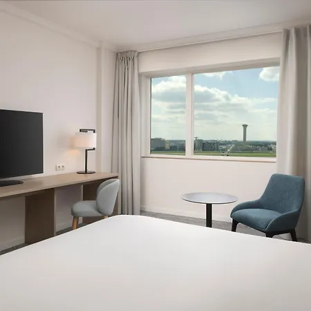 Hilton Paris Charles De Gaulle Airport Hotel Le Mesnil-Amelot Exterior photo