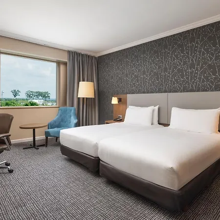 Hilton Paris Charles De Gaulle Airport Hotel Le Mesnil-Amelot Exterior photo