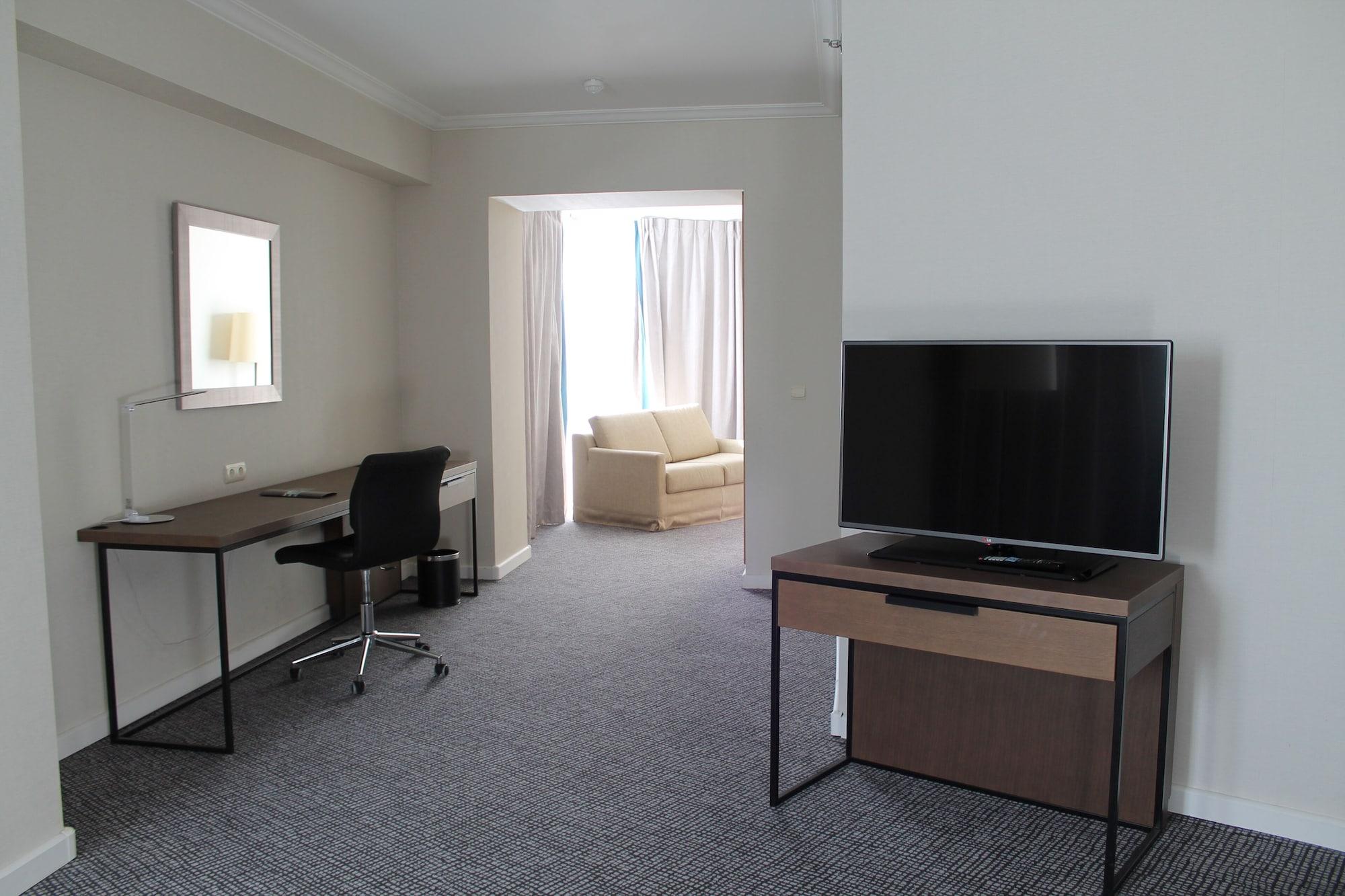 Hotel Hilton Paris Charles De Gaulle Airport 4*