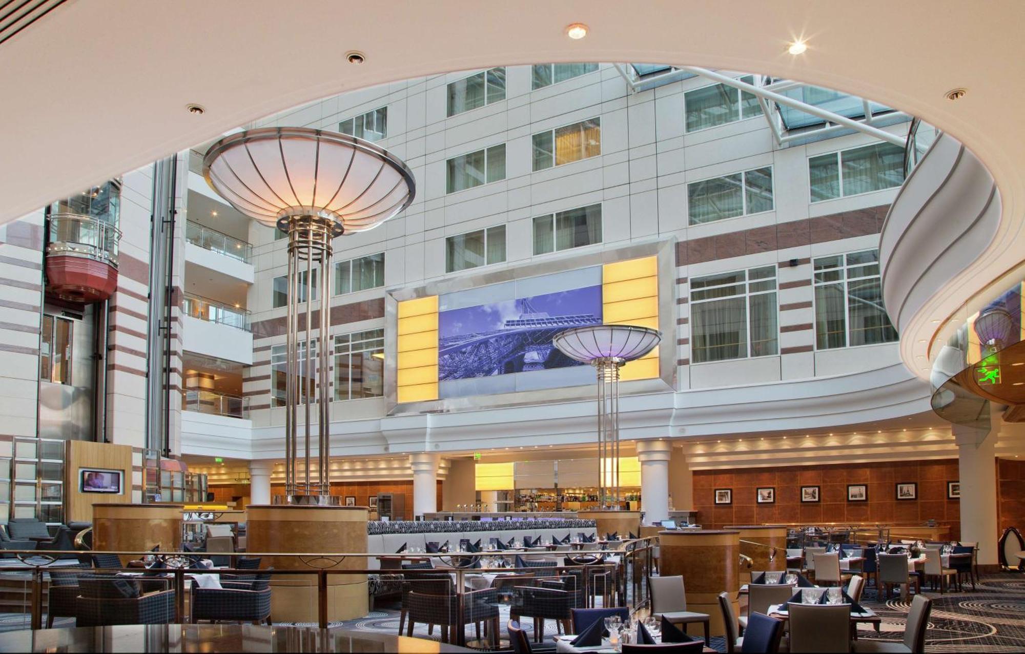 Hilton Paris Charles De Gaulle Airport Hotel 4*