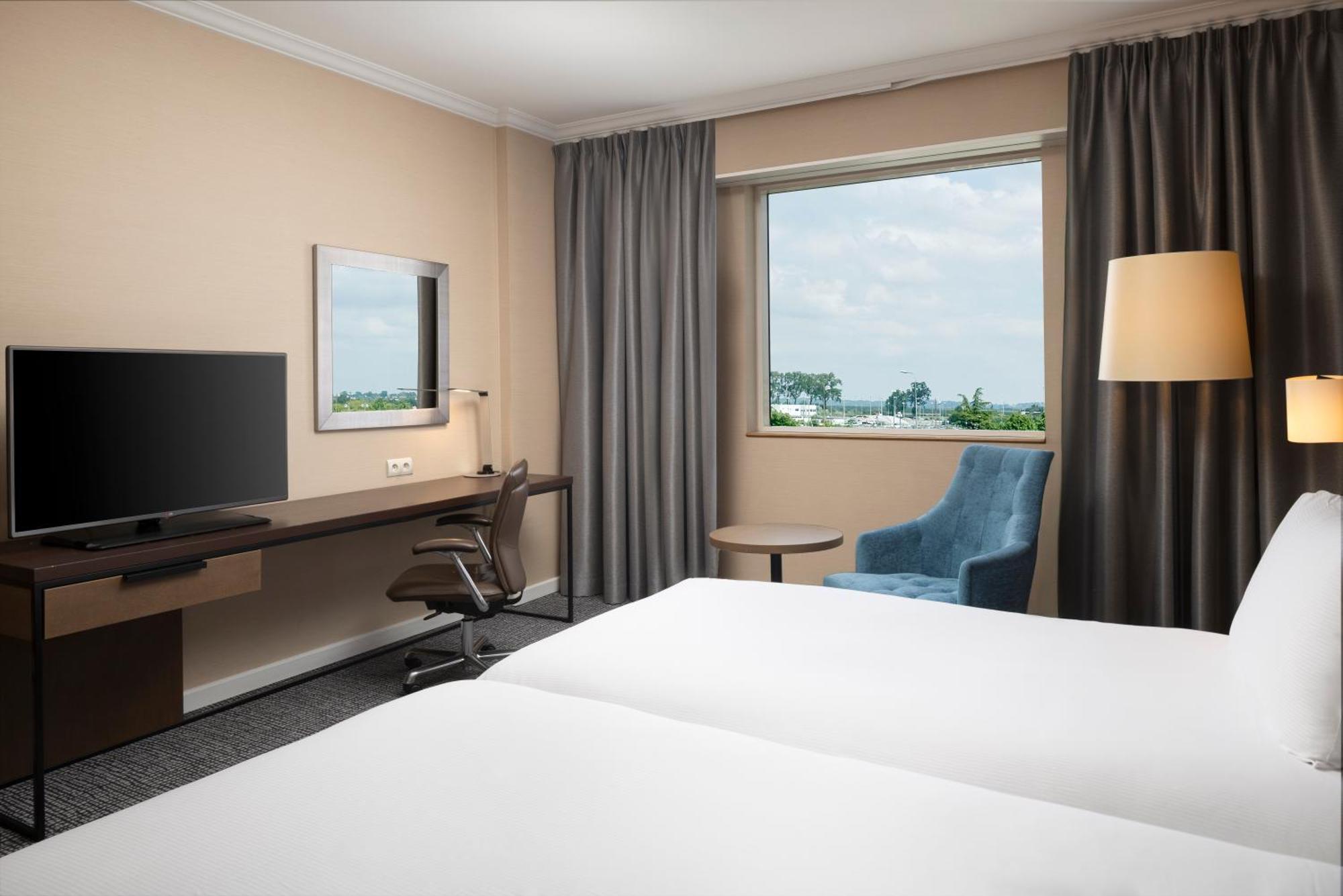 Hotel Hilton Paris Charles De Gaulle Airport 4*