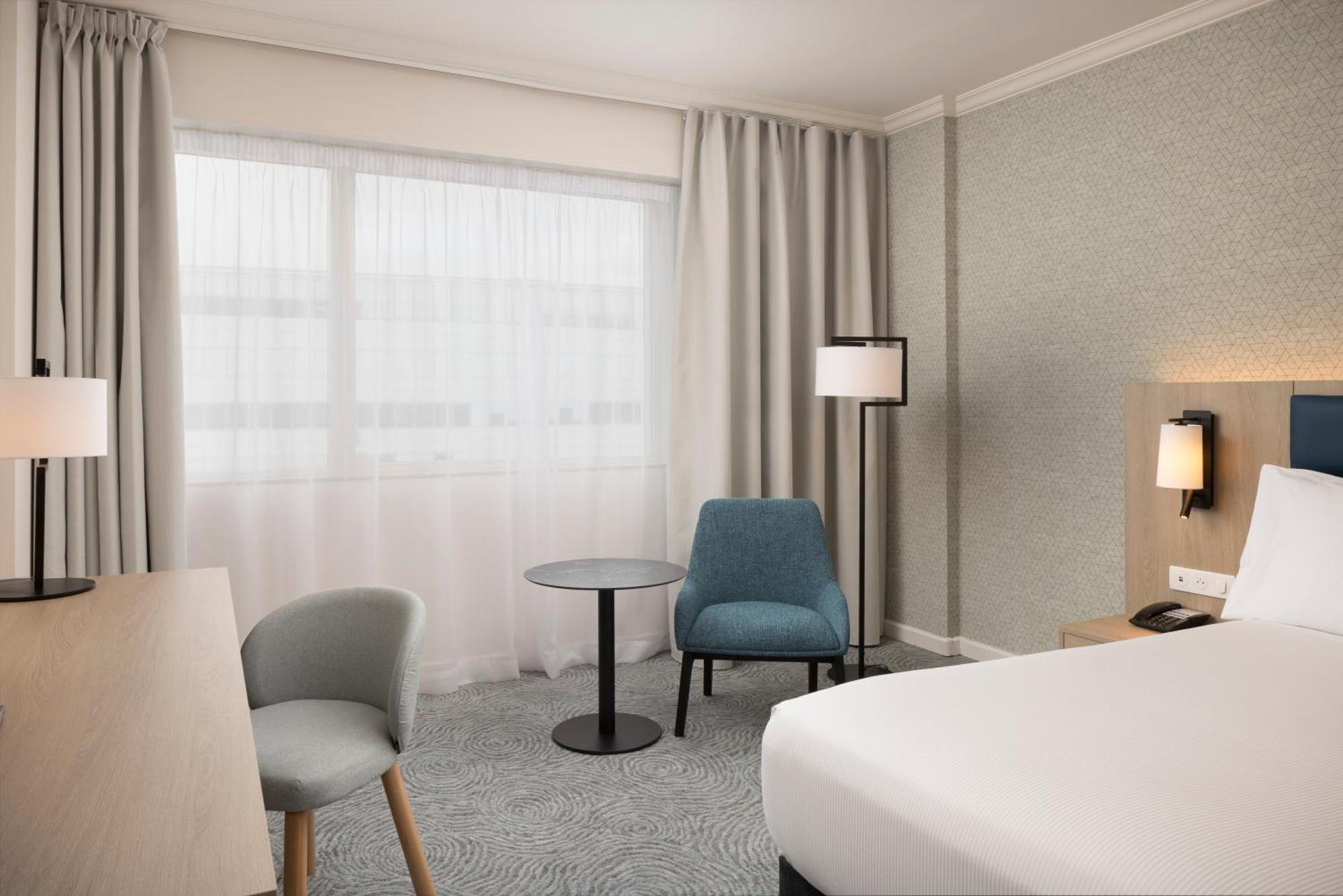 Hilton Paris Charles De Gaulle Airport 4*