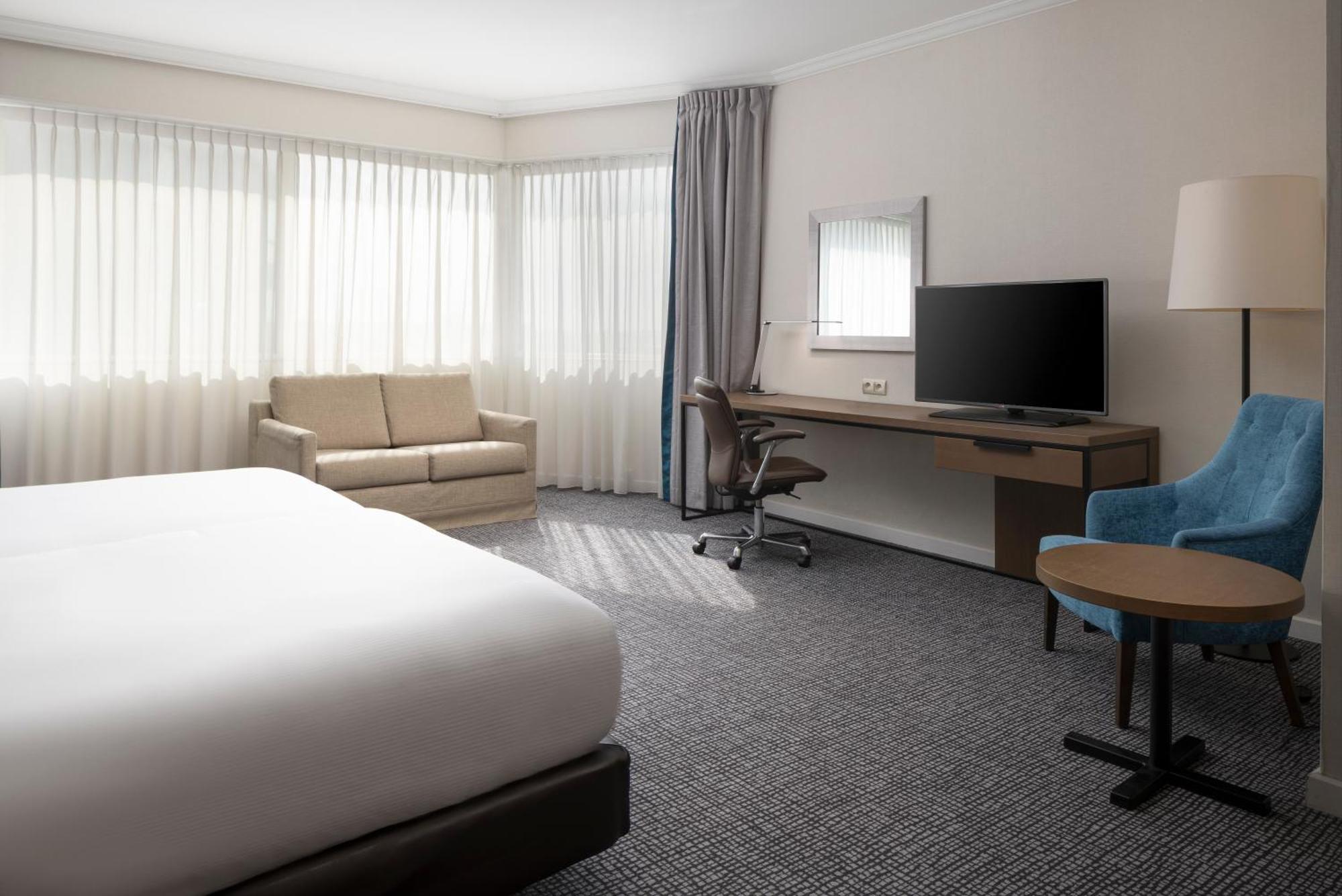 Hilton Paris Charles De Gaulle Airport Hotel 4*
