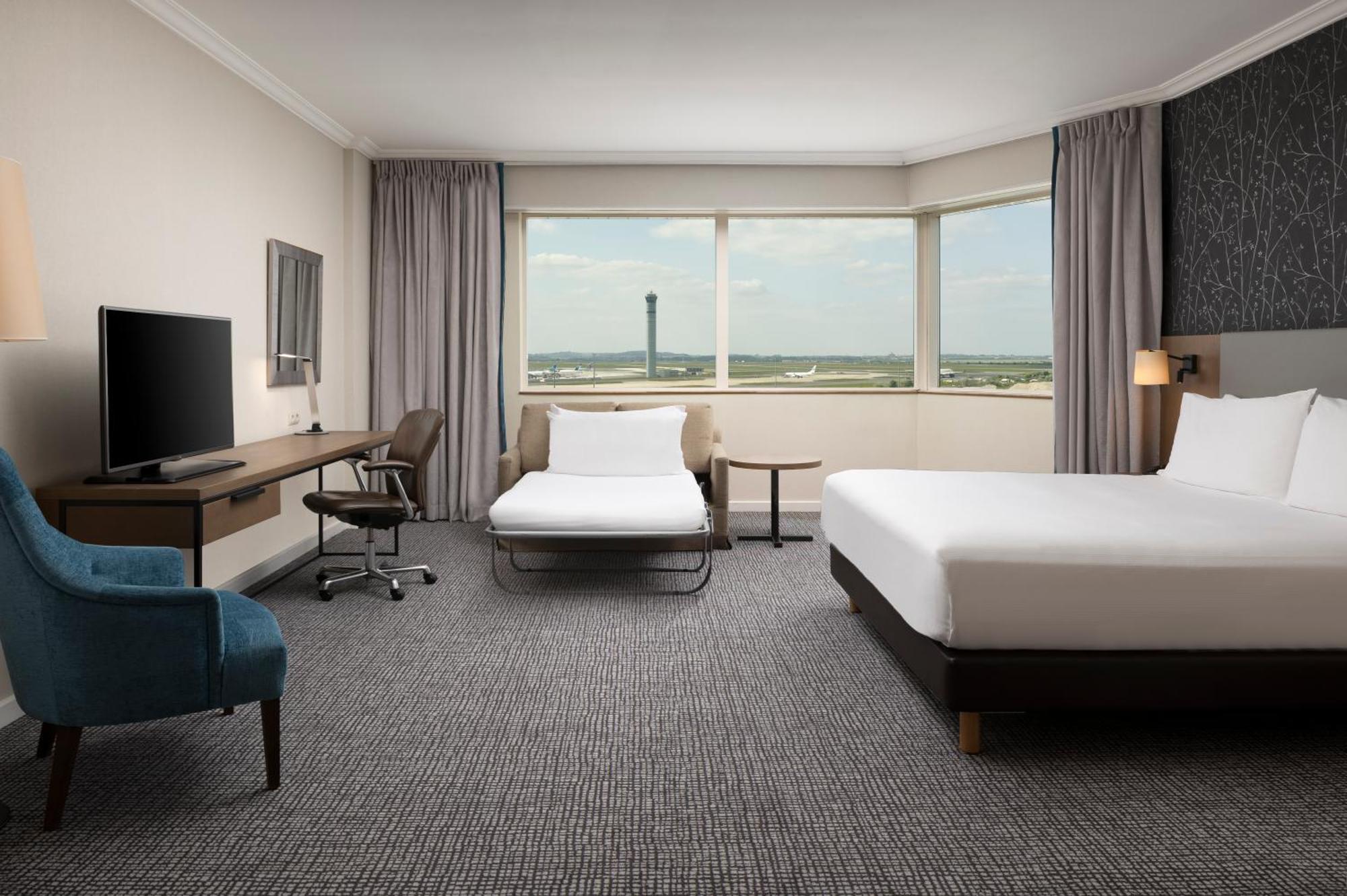 Hotel Hilton Paris Charles De Gaulle Airport 4*