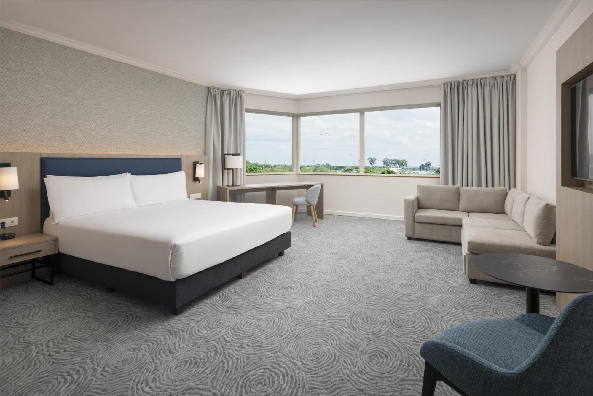 Hilton Paris Charles De Gaulle Airport 4*