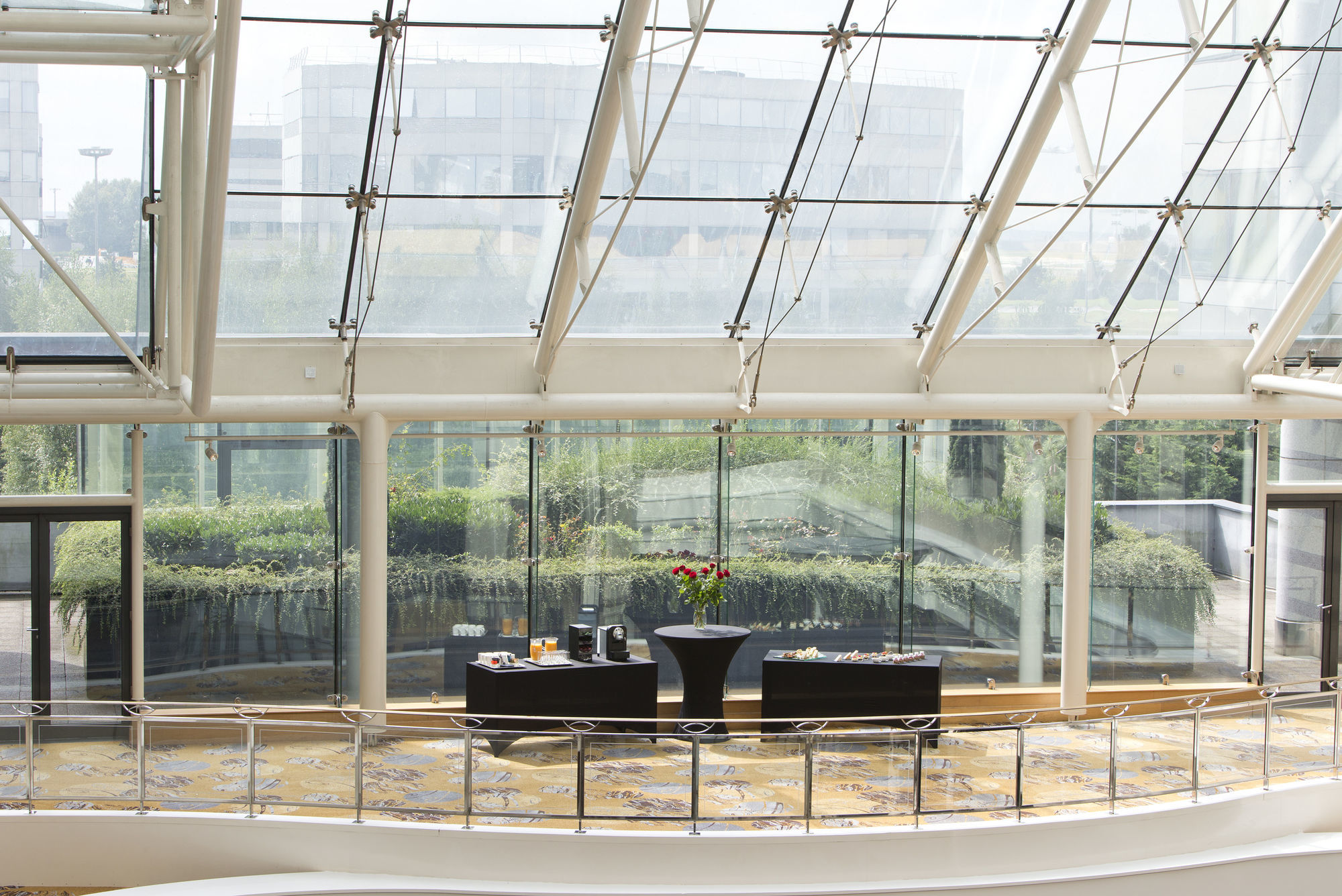 Hilton Paris Charles De Gaulle Airport 4*