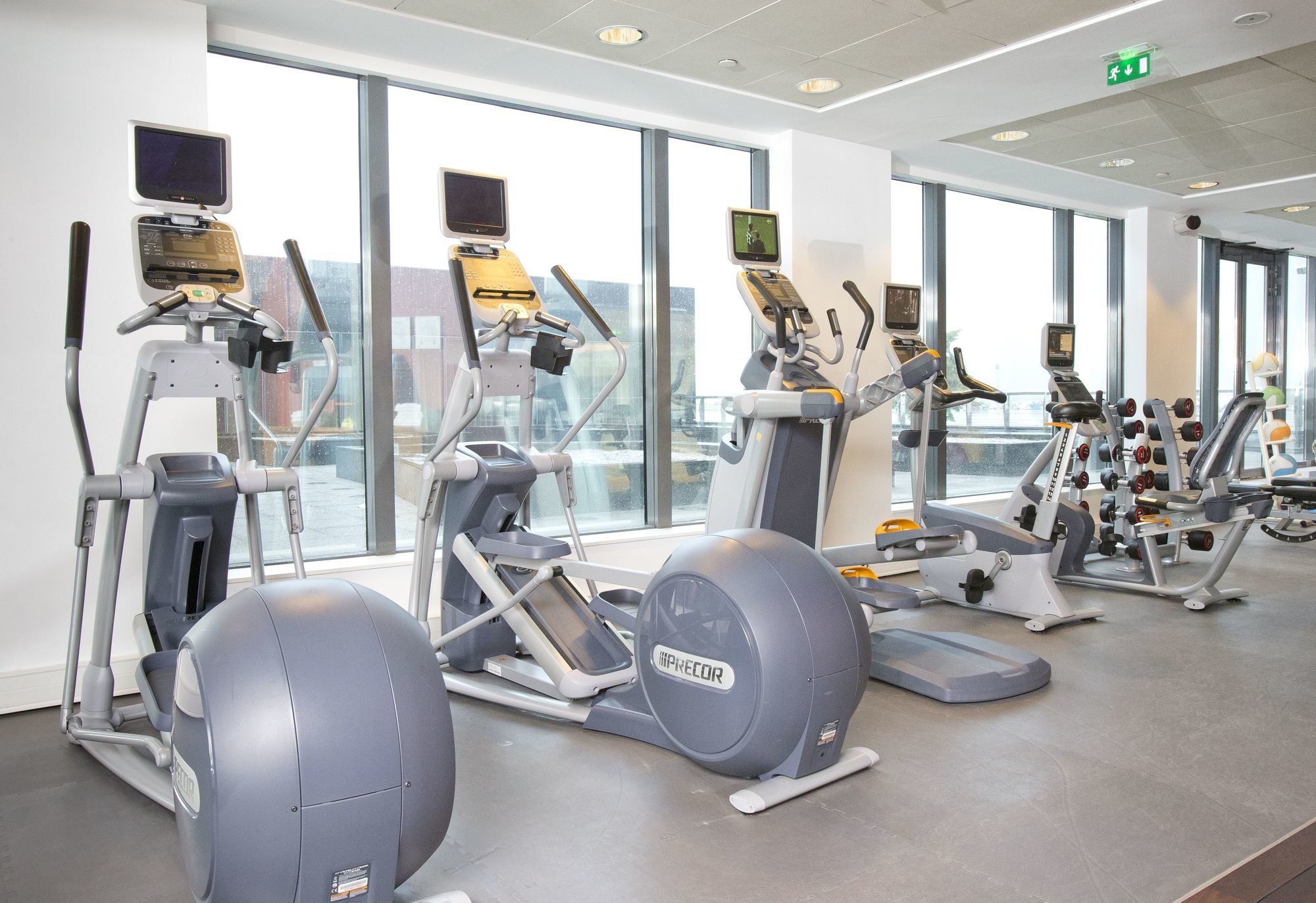 Hilton Paris Charles De Gaulle Airport Hotel 4*