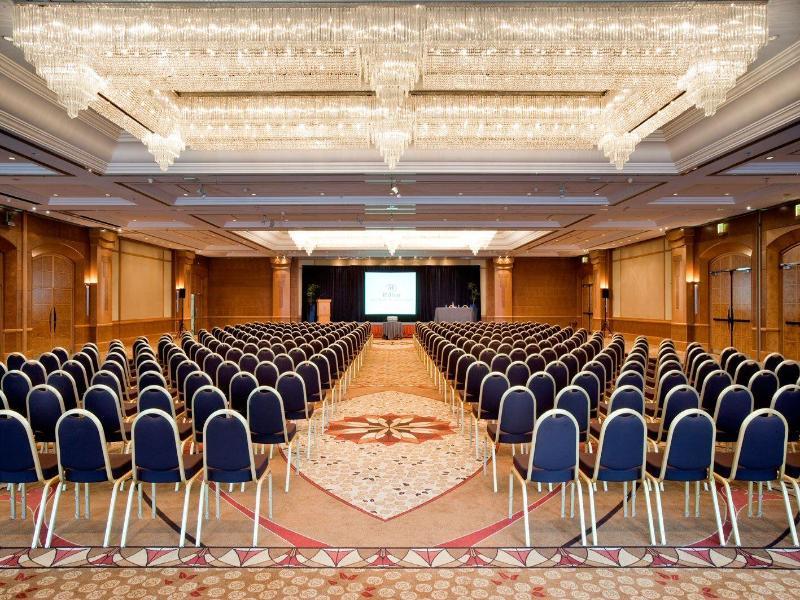 Hilton Paris Charles De Gaulle Airport Hotel 4*
