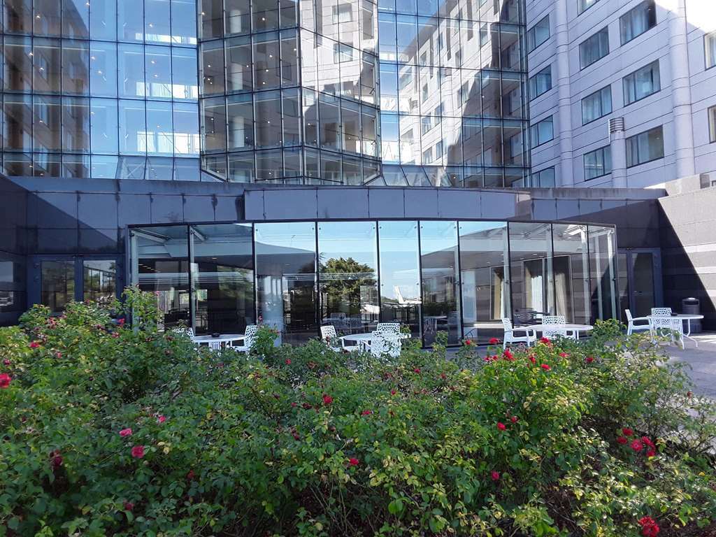 Hotel Hilton Paris Charles De Gaulle Airport 4*